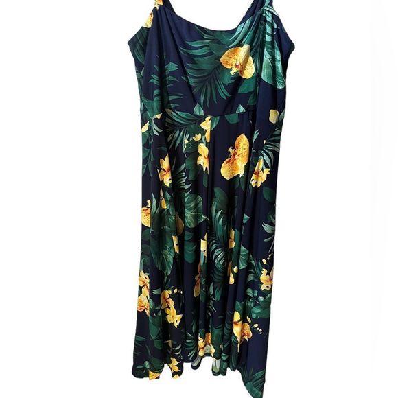 London Times Woman MIDI Dress in Floral Print Handkerchief Hem Size 1X - Picture 2 of 11